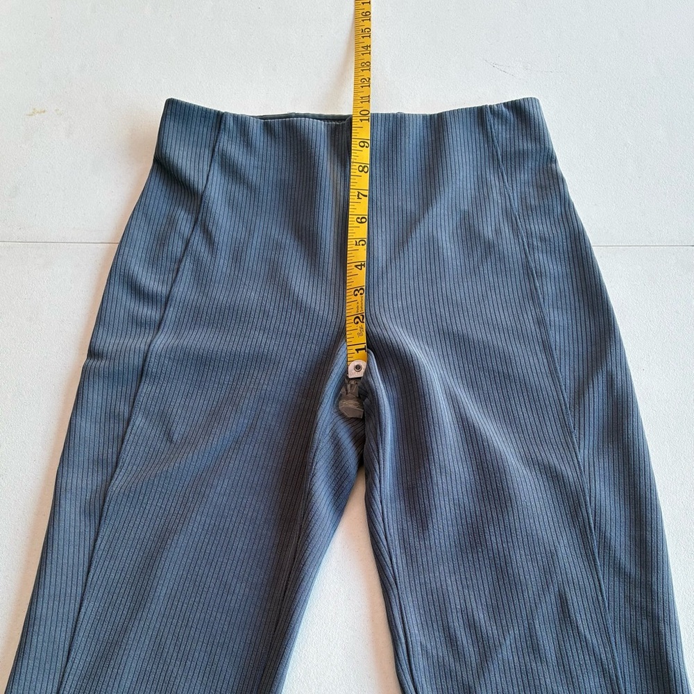 Lululemon Athletica Ribbed Softstreme Zip Leg  Cropped Ankle Pants - Picture 7 of 8